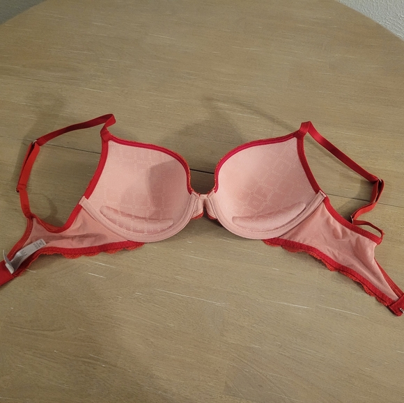 Victoria's Secret Biofit Demi Uplift Bra 32D - Picture 3 of 4